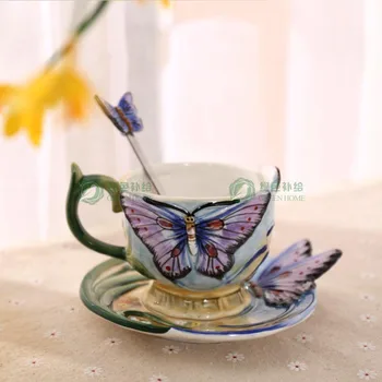 Estilo europeu de Cerâmica pintados à Mão Borboleta Xícara de Café 3D Esmalte Colorido Caneca de Porcelana com Pires e Colher de chá de