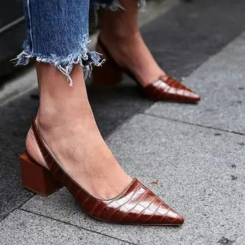 Mulheres Meados de Calçado Retrô Crocodilo Padrão de Bombas para Mulheres Dedo Apontado Senhoras Sandálias 2021 Verão Sapatos Femininos